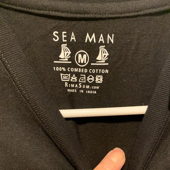 ARUBA~ NWT!!~ "One Happy Island" t-shirt - Picture 2 of 7